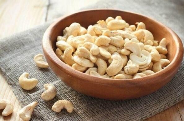 The cashews in the men's menu have a positive effect on the quality of intimate life. 